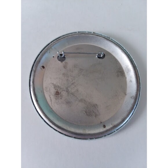 Vtg Doing it with Old Style Beer Button Pinback Pin U of Wisconsin Lacrosse Band - Picture 2 of 3